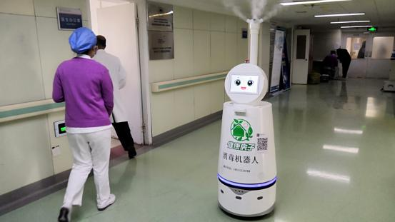 2020年11月2日高聪消毒机器人在北京大学附属首钢医院上岗(图2)